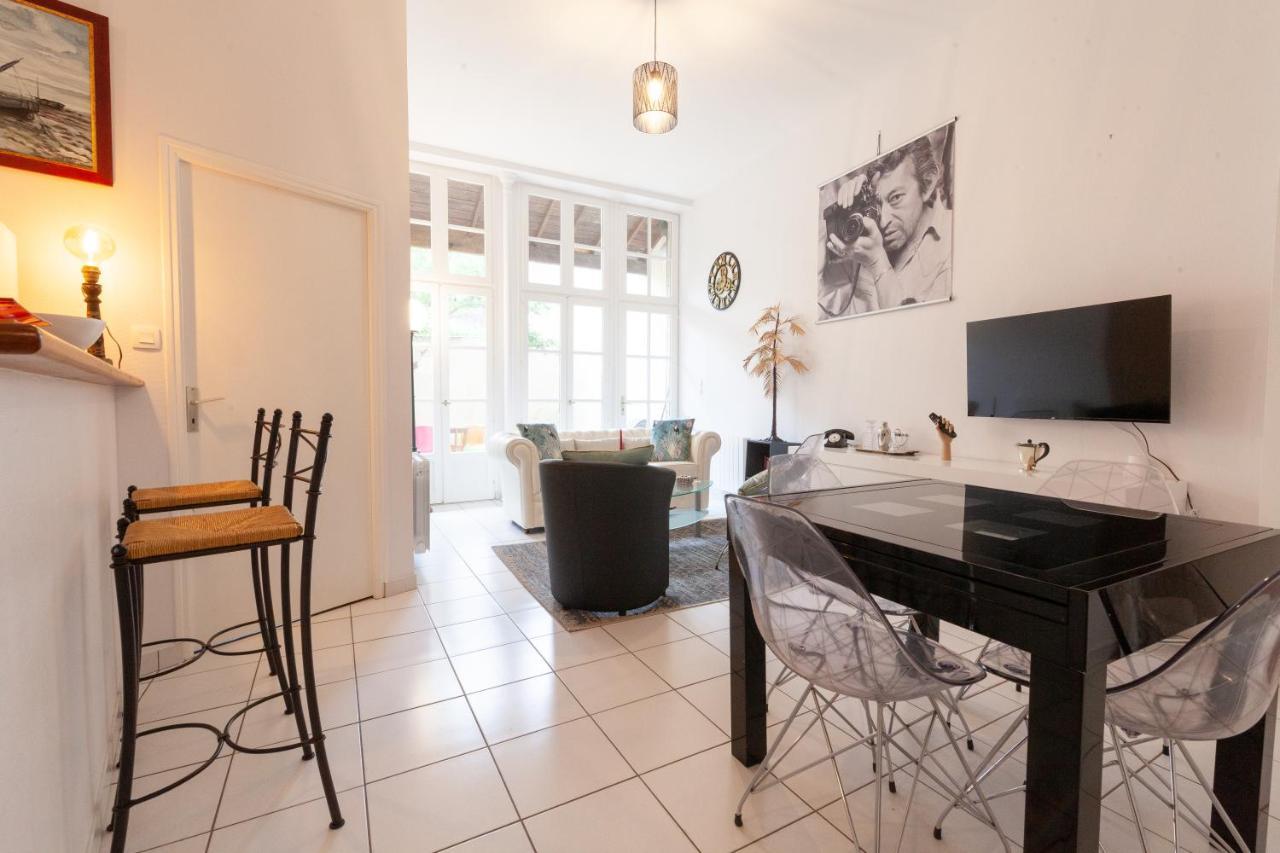 Le Patio - Hypercentre - Cour Au Calme - Wifi Apartment วานส์ ภายนอก รูปภาพ